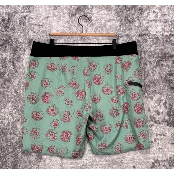 Roark Shorts 38 Mens Savage Green Floral Print Board Swim Trunks - Picture 2 of 8